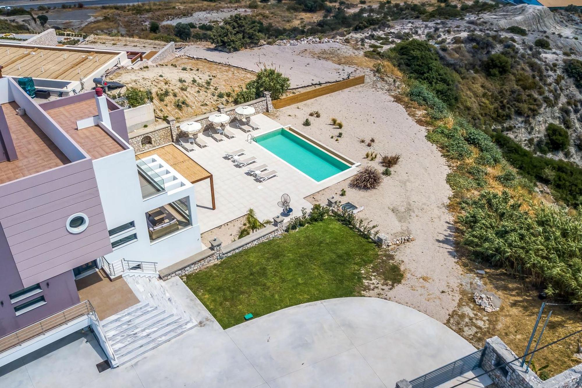 Aurora Villa